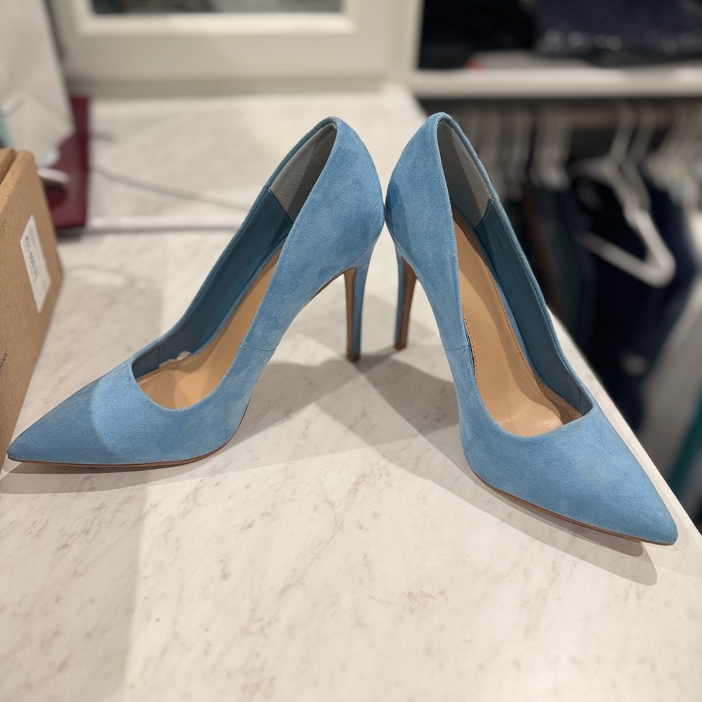 Elegant Blue suede Women's Pumps - Picture 2 of 3